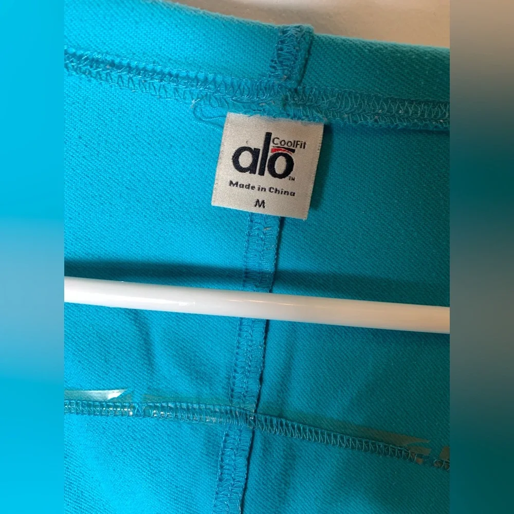 π ALO Yoga Blue Zip-Up Hoodie β Size M β Comfiest Thing You'll Ever Own! π - Picture 14 of 16